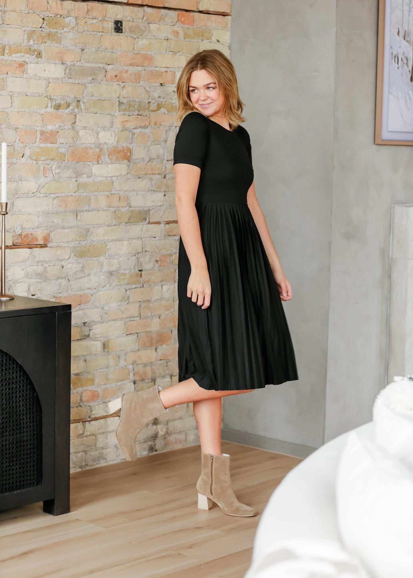 Emersyn Pleated Midi Dress – Black IC Dresses by Inherit Co.