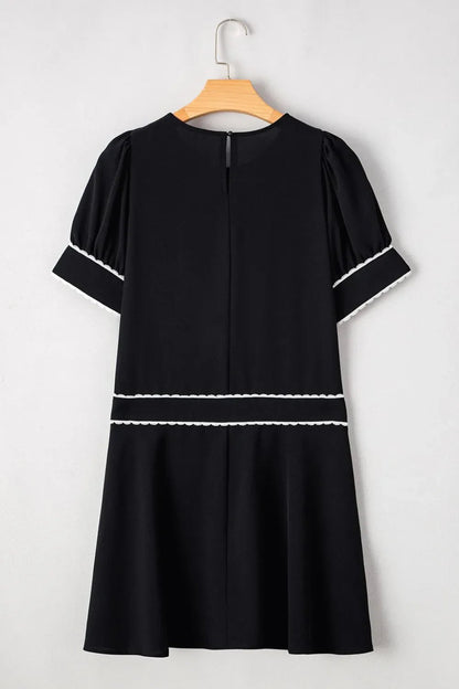 Contrast Scallop Trim Bow Detail Short Sleeve Shift Dress – Black by Simply Love