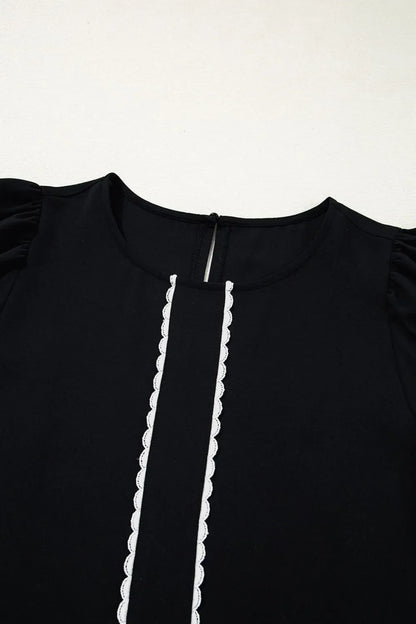 Contrast Scallop Trim Bow Detail Short Sleeve Shift Dress – Black by Simply Love