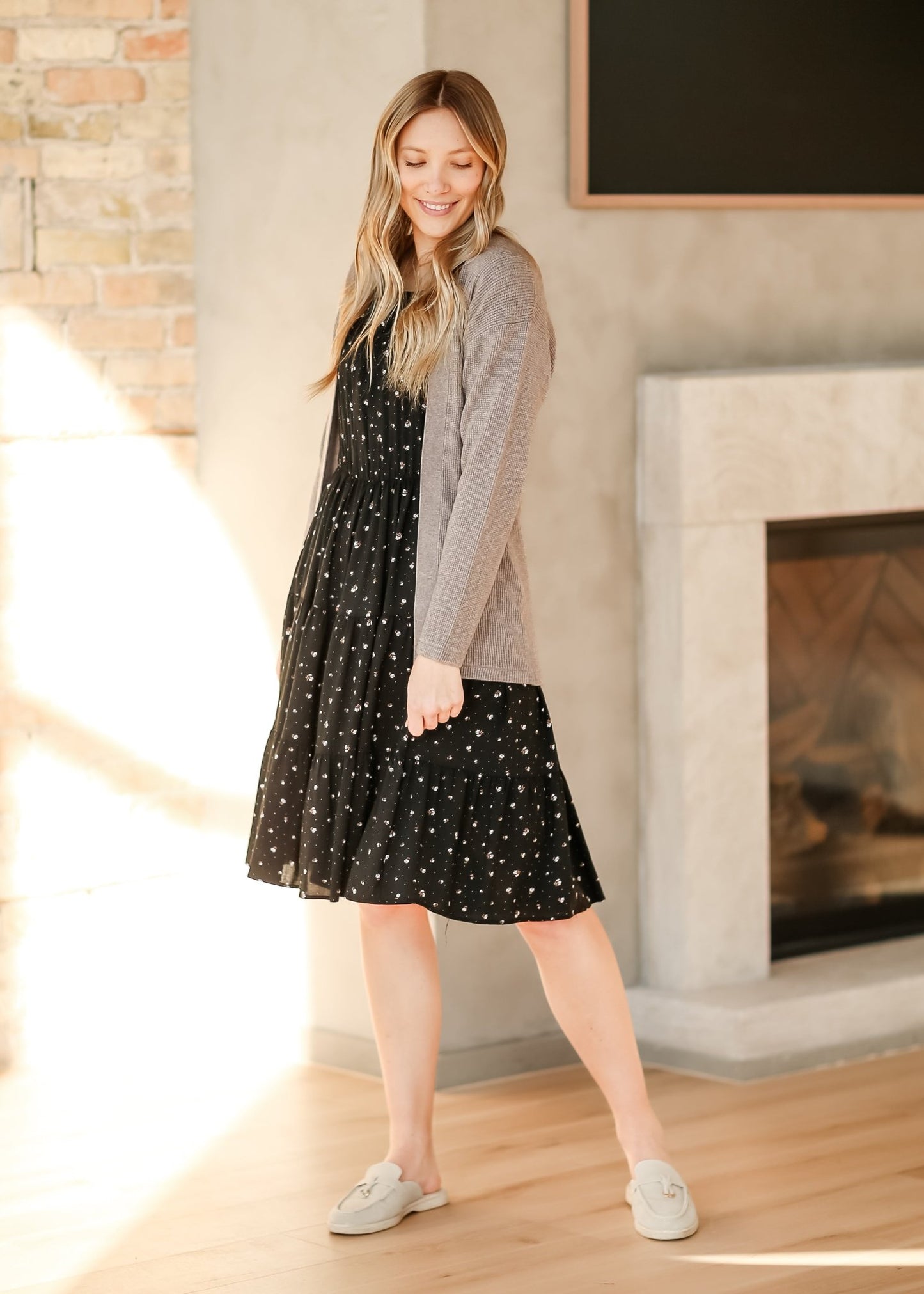 Jenna Floral Knit Short Sleeve Tiered Midi Dress – XS IC Dresses by Inherit Co.