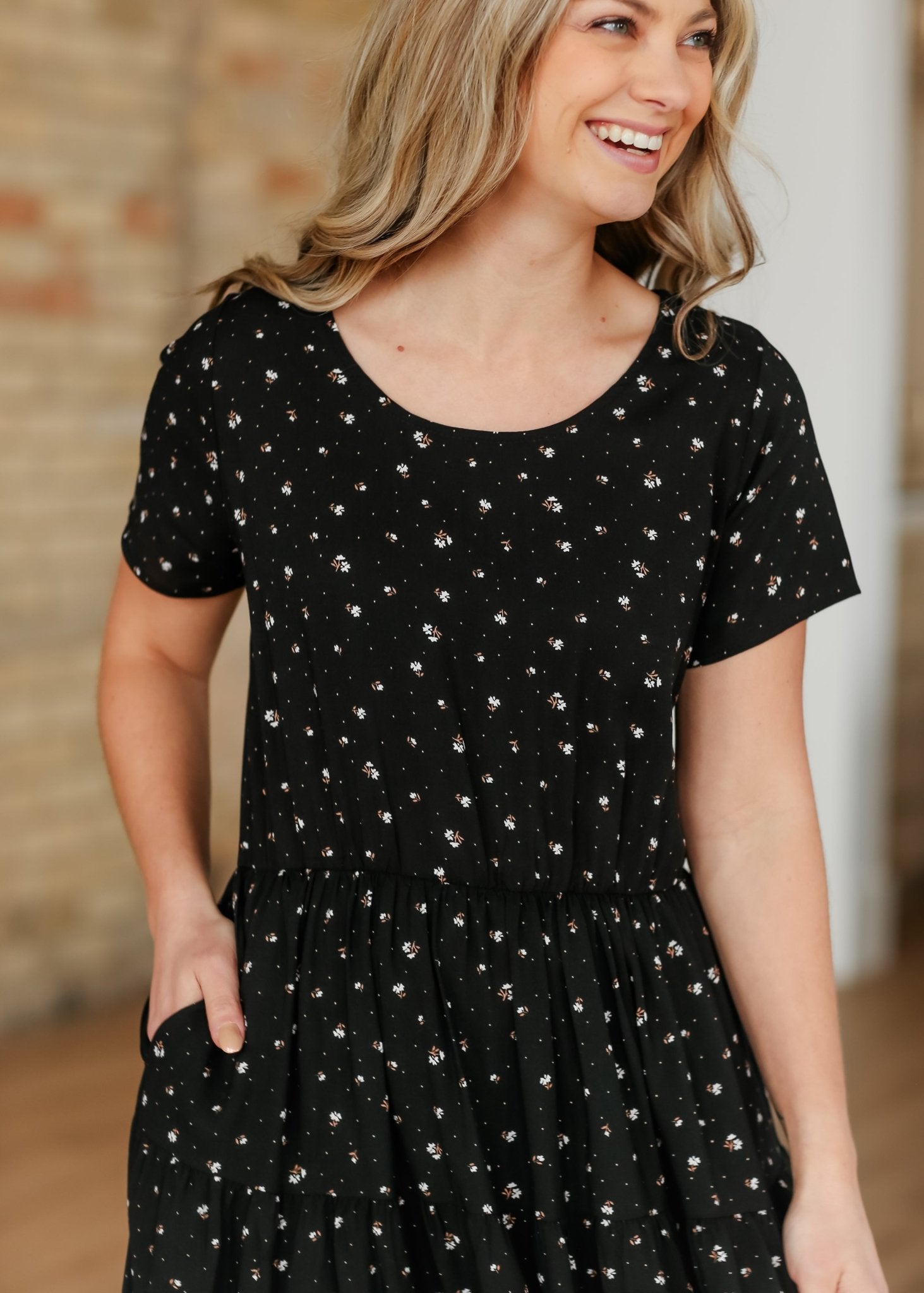 Jenna Floral Knit Short Sleeve Tiered Midi Dress – XS IC Dresses by Inherit Co.