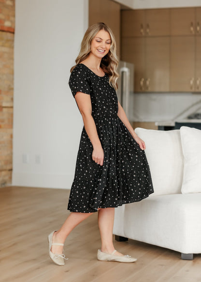 Jenna Floral Knit Short Sleeve Tiered Midi Dress – XS IC Dresses by Inherit Co.