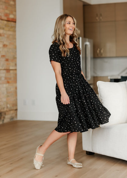Jenna Floral Knit Short Sleeve Tiered Midi Dress – XS IC Dresses by Inherit Co.